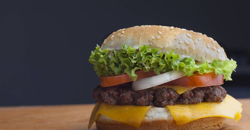 Mesni lobi pohvalio vegetarijanski hamburger: “Ima realističan okus mesa“